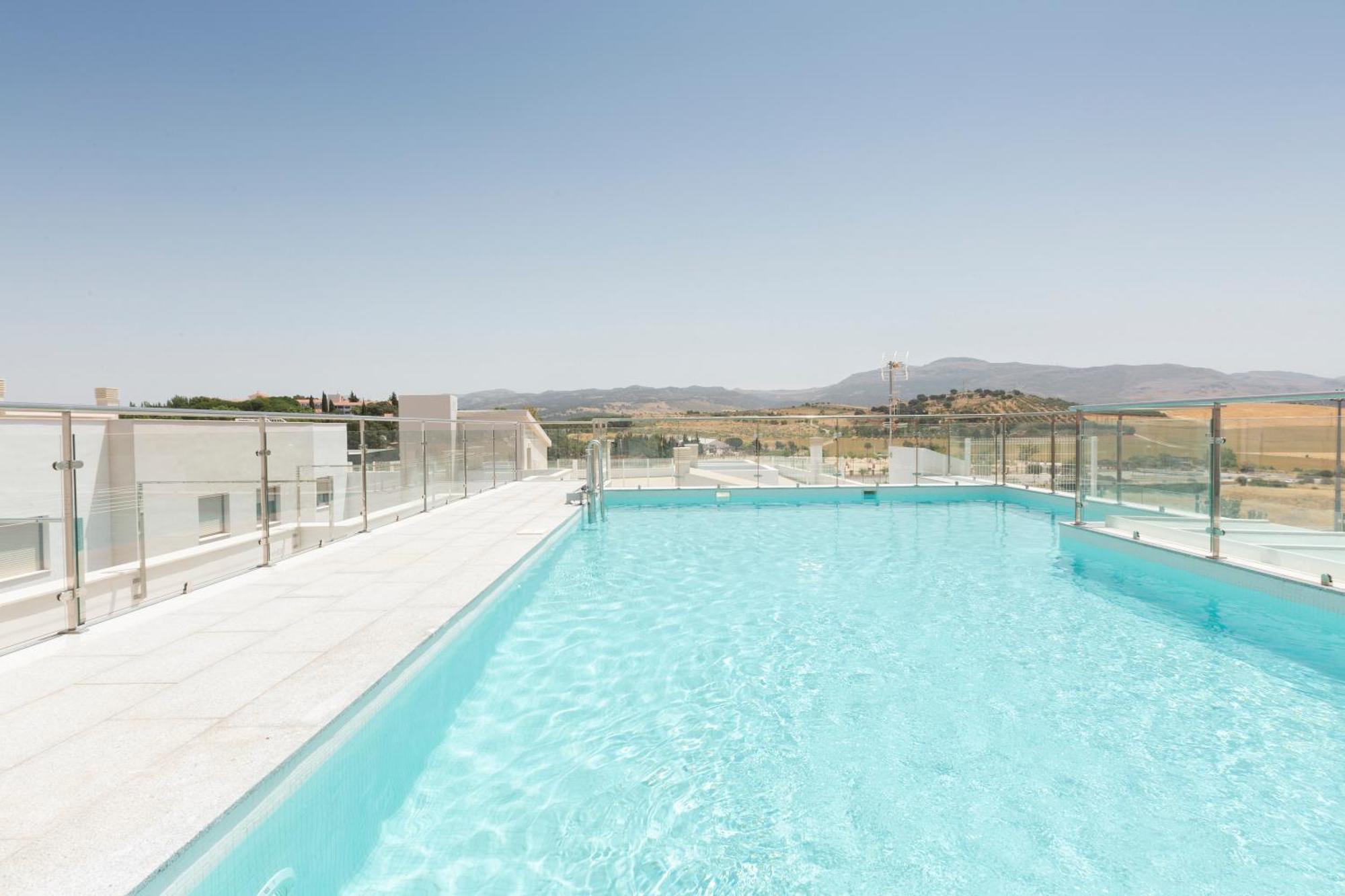 Apartamentos Martalia Aticos Deluxe 龙达 外观 照片